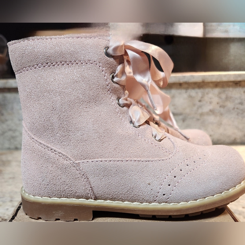 Boots - Picture 2 of 3